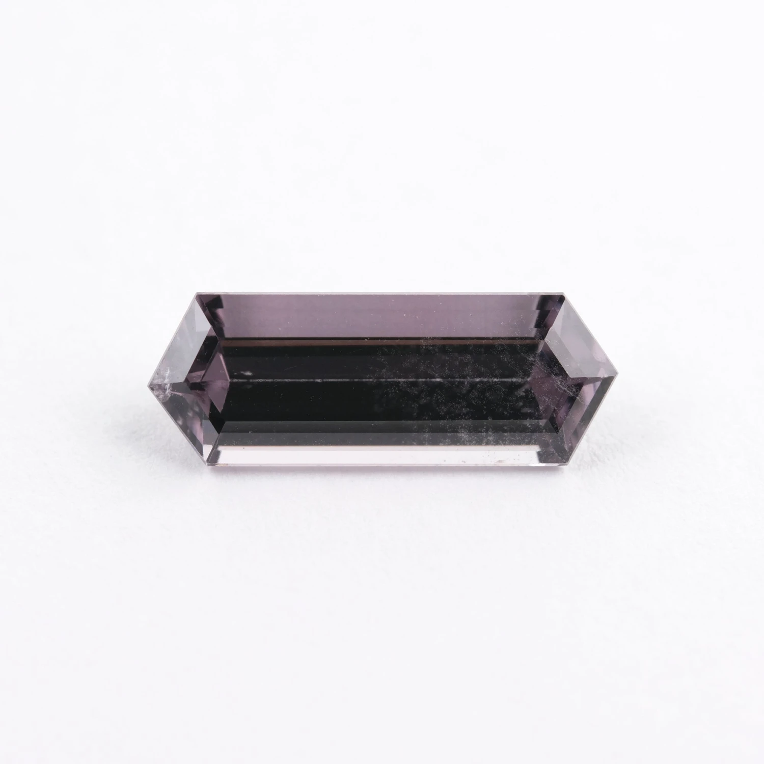1.73 Carat Violet/Grey Spinel Hexagon 5 1.73 Carat Violet/Grey Spinel Hexagon - Image 5