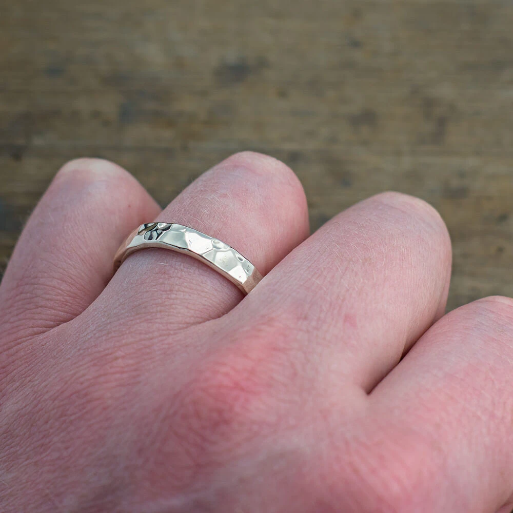 4mm Comfort Fit 14k White Gold Mens Wedding Ring, Hammered Polished 4 4mm Comfort Fit 14k White Gold Mens Wedding Ring, Hammered Polished - Image 4