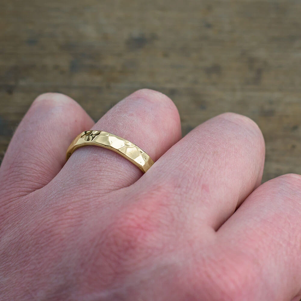 4mm Comfort Fit 14k Yellow Gold Mens Wedding Ring, Hammered Polished 4 4mm Comfort Fit 14k Yellow Gold Mens Wedding Ring, Hammered Polished - Image 4