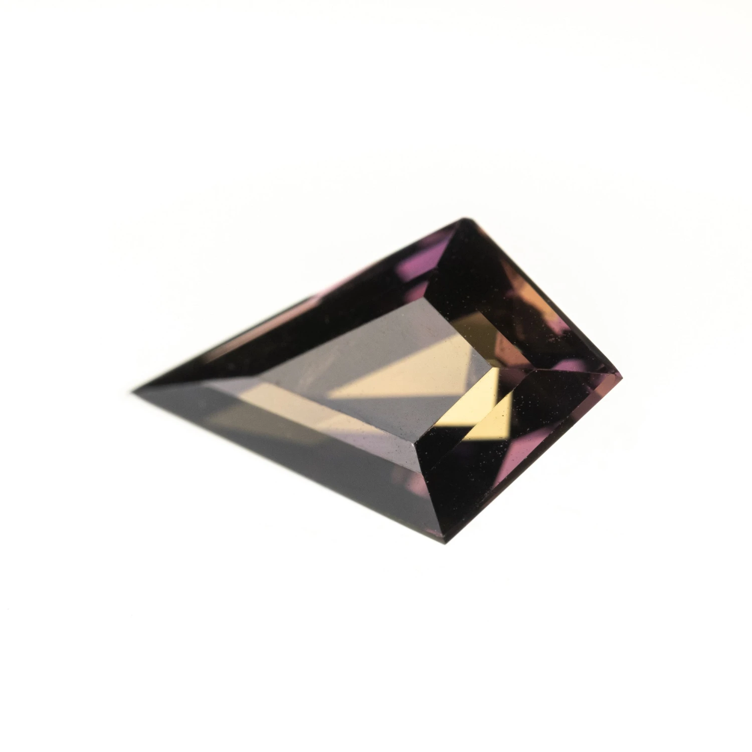 2.41 Carat Bi-Color Kite Sapphire 2 2.41 Carat Bi-Color Kite Sapphire - Image 2