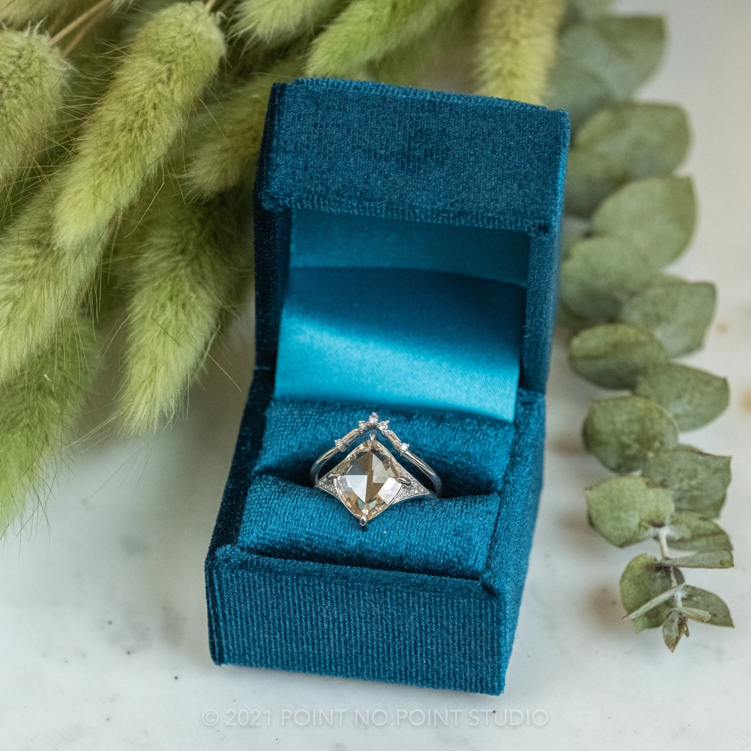 Velvet Madison Ring Boxes 14 Velvet Madison Ring Boxes - Image 14