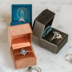 Velvet Madison Ring Boxes 26 Velvet Madison Ring Boxes -Point No Point Studio Store 20211209 SFS0067 5dfaec3a 2493 4016 a143 93bc601fb594