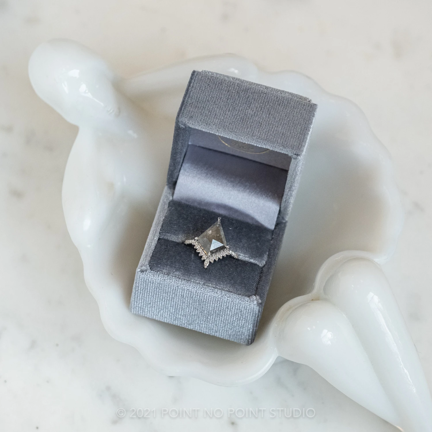 Velvet Madison Ring Boxes 5 Velvet Madison Ring Boxes - Image 5