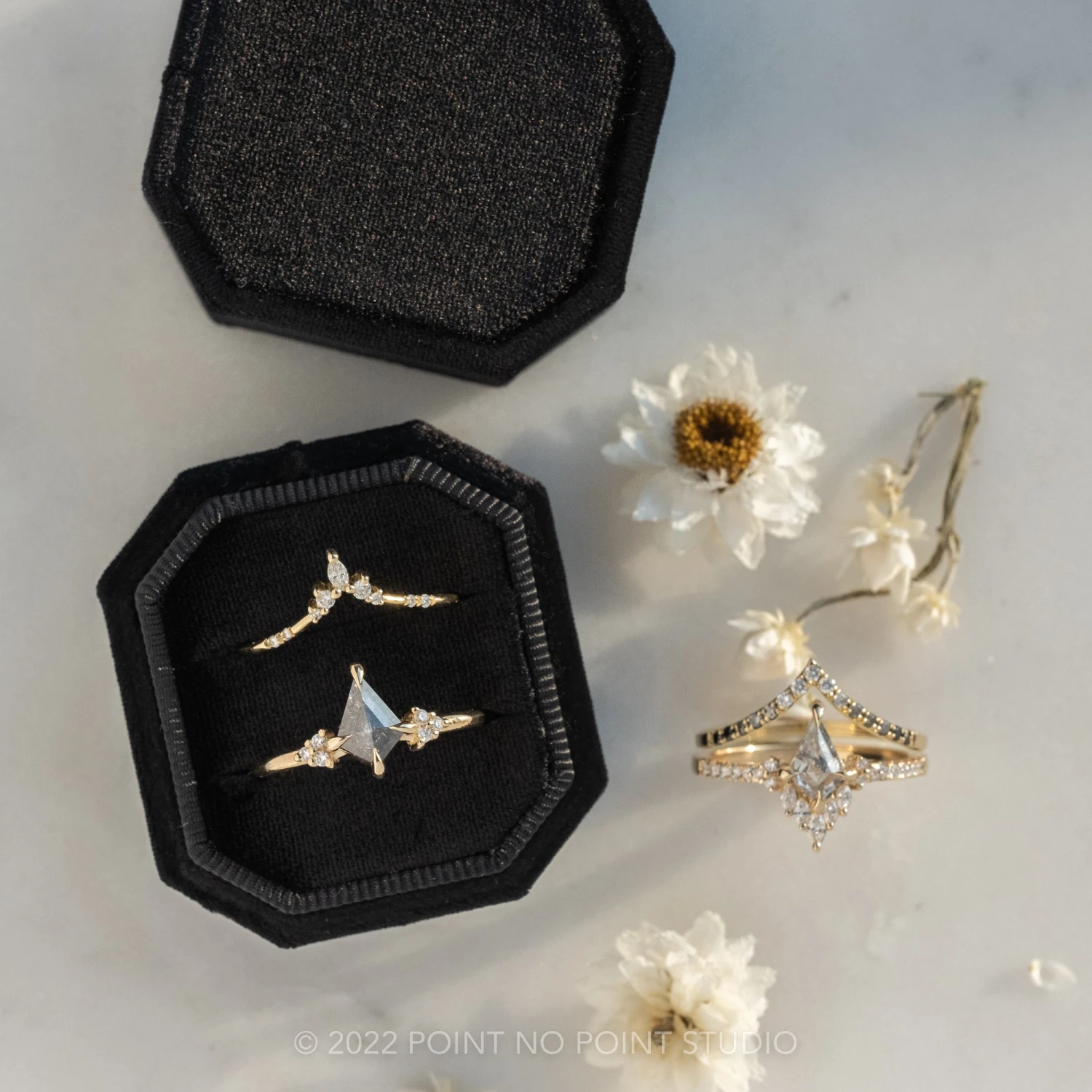 Velvet Bevel Double Slot Ring Box 3 Velvet Bevel Double Slot Ring Box - Image 3