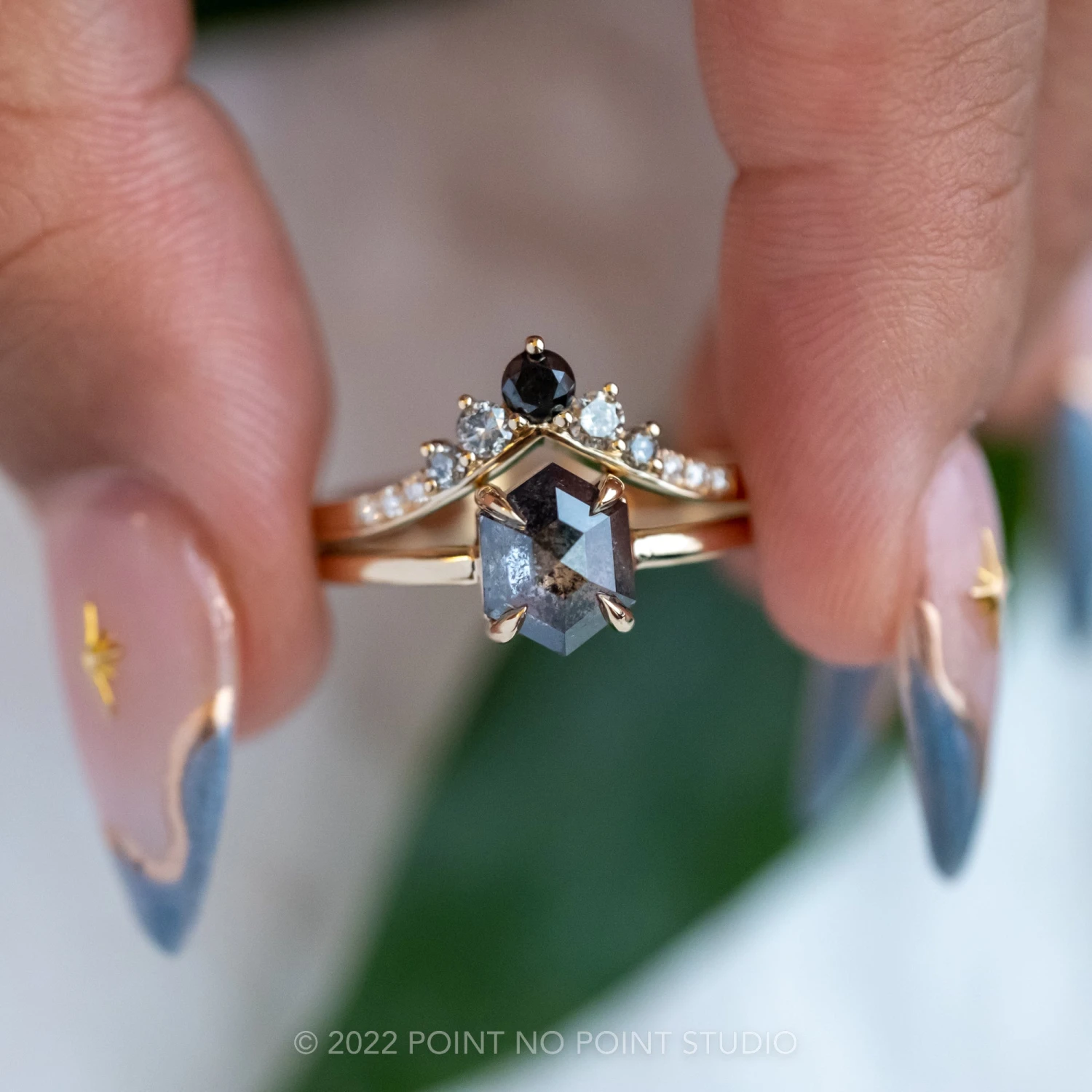 Reverse Ombre Diamond Wedding Ring, Duchess Setting, 14k Yellow Gold 2 Reverse Ombre Diamond Wedding Ring, Duchess Setting, 14k Yellow Gold - Image 2