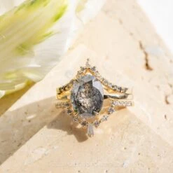 Ombre Diamond Wedding Band, Robin Setting, 14K Yellow Gold 23 Ombre Diamond Wedding Band, Robin Setting, 14K Yellow Gold -Point No Point Studio Store 20230413 SFS0083 726496ba deda 46ec 9e16 86b405a7a4a3