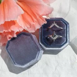 Velvet Bevel Double Slot Ring Box