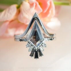 Single Diamond Victoria Wedding Band, 14k White Gold -Point No Point Studio Store 20240314 SFS0121 4a166f3f af42 4e6d 810b 8e059ca2a235