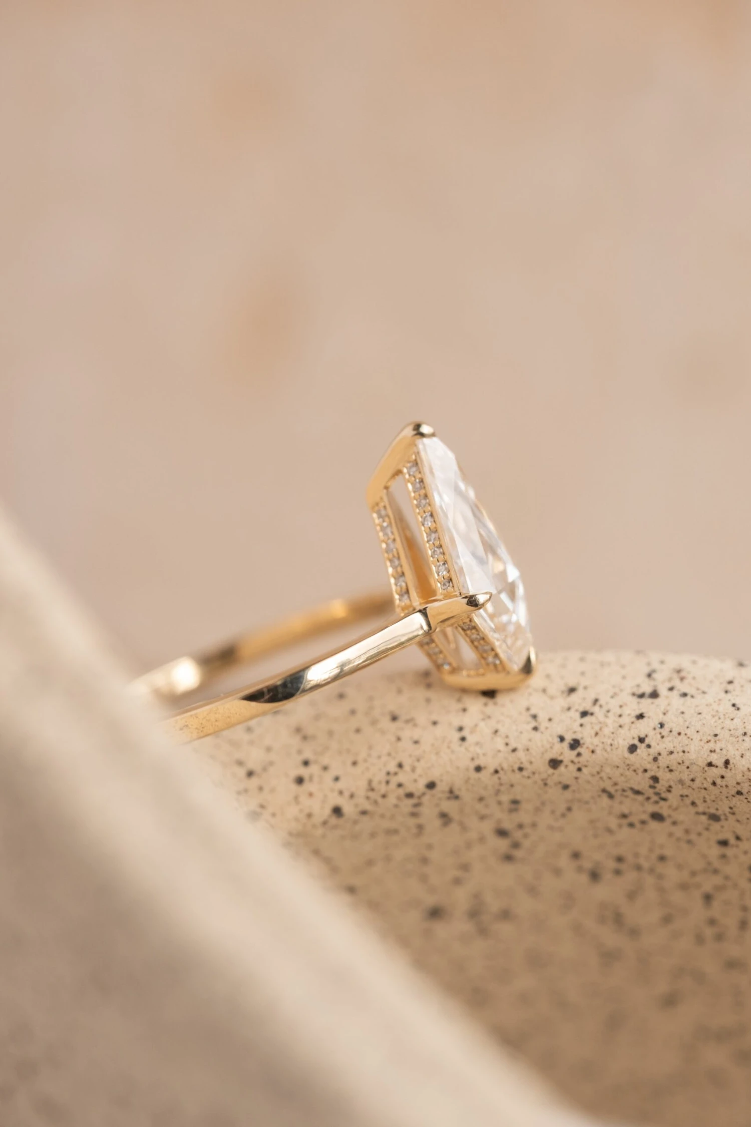 1.28 Carat Clear Kite Diamond Engagement Ring, Jade Setting, 14K Yellow Gold 4 1.28 Carat Clear Kite Diamond Engagement Ring, Jade Setting, 14K Yellow Gold - Image 4