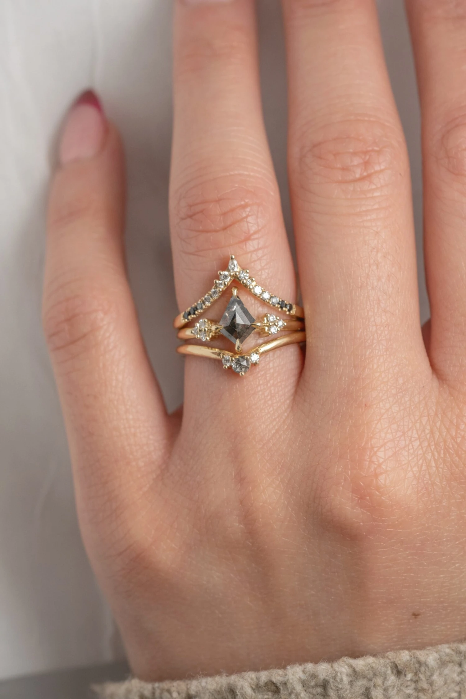 Ombre Diamond Wedding Band, Robin Setting, 14K Yellow Gold 6 Ombre Diamond Wedding Band, Robin Setting, 14K Yellow Gold - Image 6