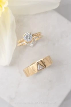 Pear Diamond Contour Band, Basket Emma Setting, 14k Yellow Gold 12 Pear Diamond Contour Band, Basket Emma Setting, 14k Yellow Gold -Point No Point Studio Store 20250326 SFS0050