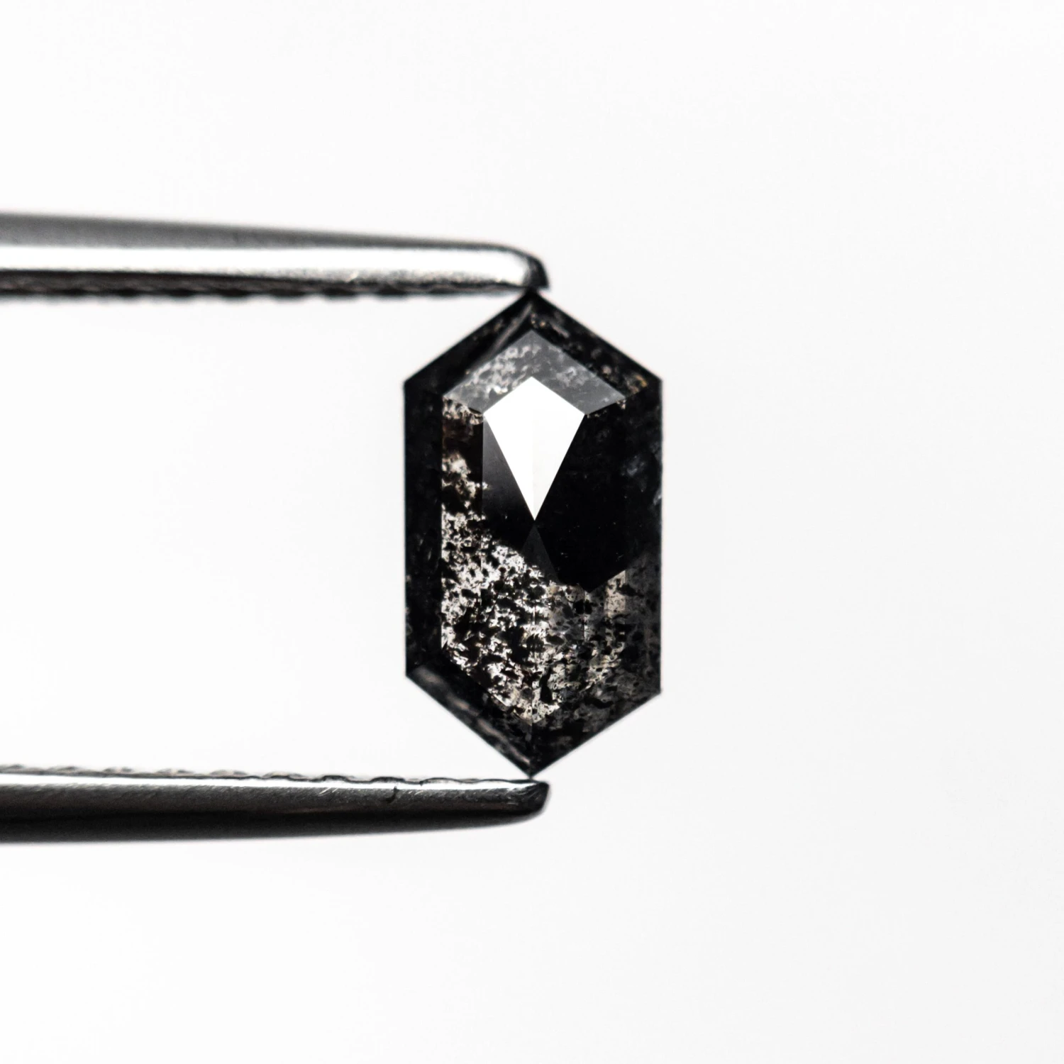 .78 CARAT BLACK SPECKLED ROSE CUT HEXAGON DIAMOND 2 .78 CARAT BLACK SPECKLED ROSE CUT HEXAGON DIAMOND - Image 2