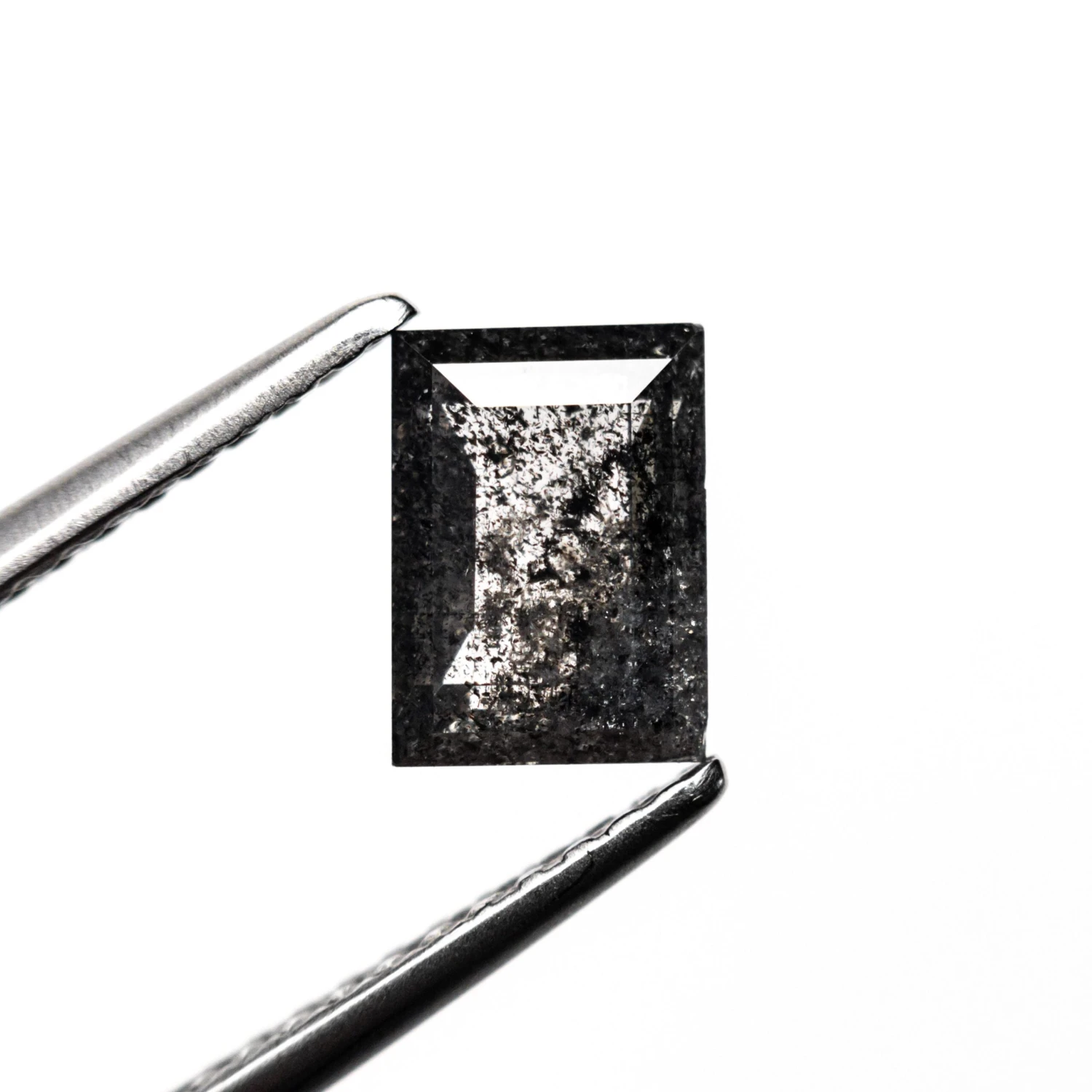 1.13 CARAT BLACK SPECKLED DOUBLE CUT RECTANGLE DIAMOND 4 1.13 CARAT BLACK SPECKLED DOUBLE CUT RECTANGLE DIAMOND - Image 4