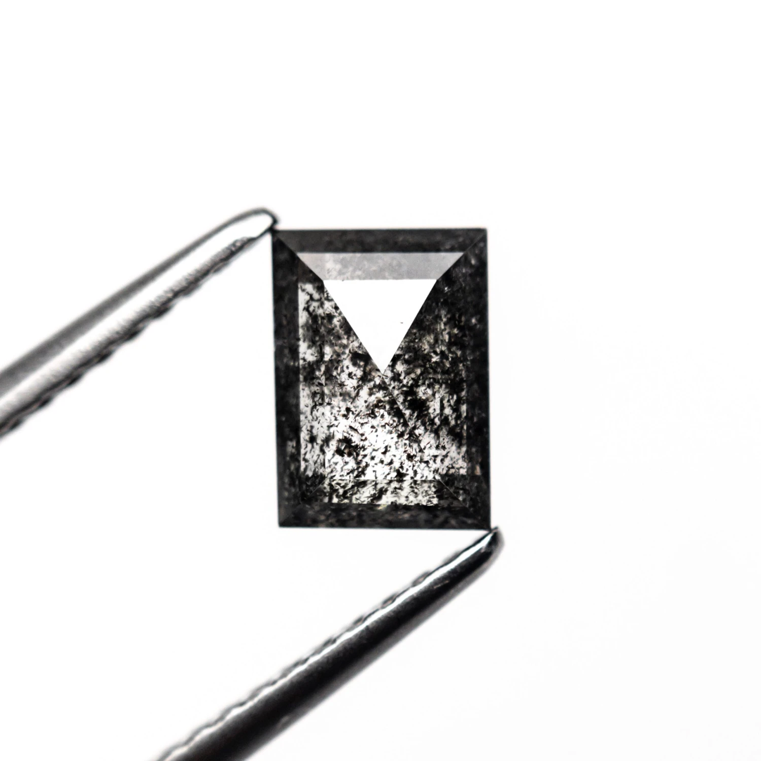 1.13 CARAT BLACK SPECKLED DOUBLE CUT RECTANGLE DIAMOND 3 1.13 CARAT BLACK SPECKLED DOUBLE CUT RECTANGLE DIAMOND - Image 3