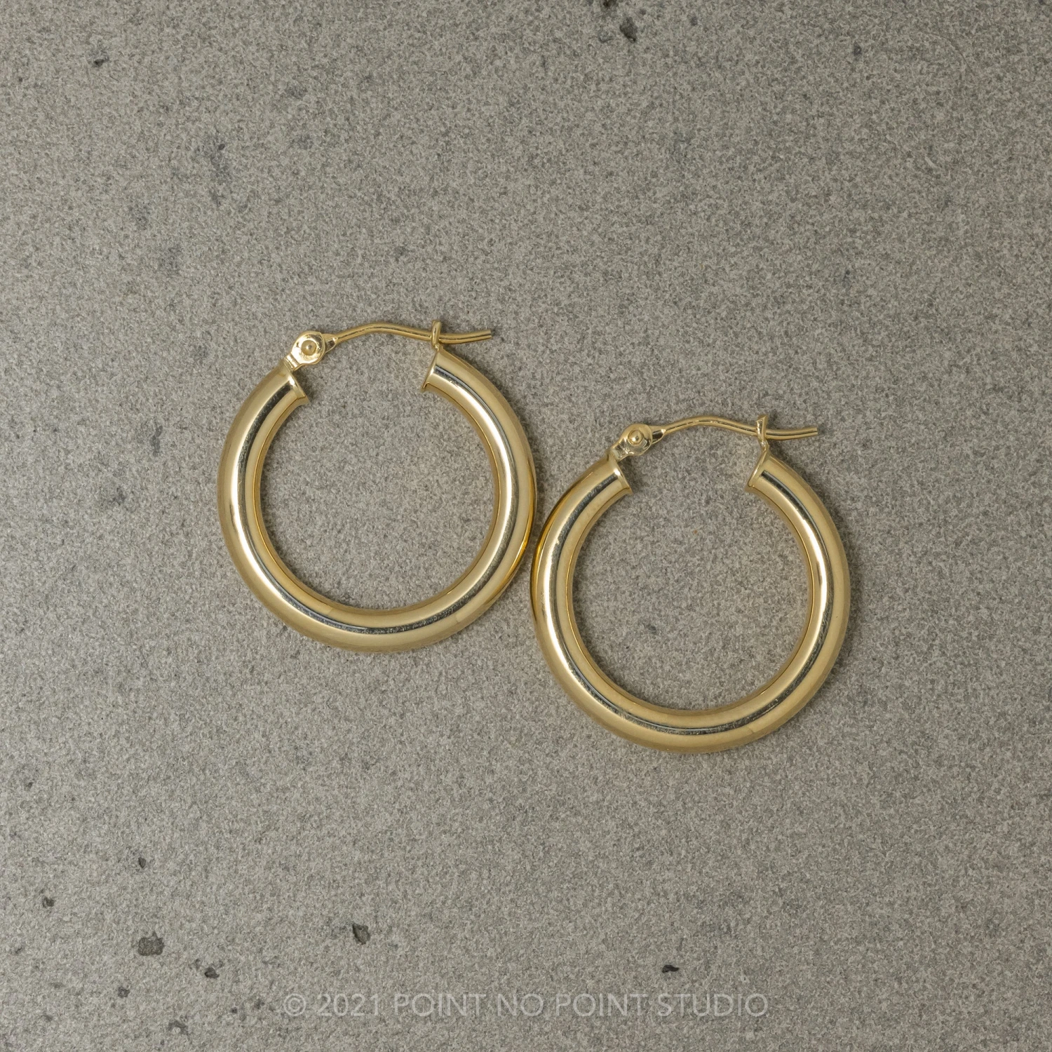 20mm Tube Hoop Earrings, 14k Yellow Gold 2 20mm Tube Hoop Earrings, 14k Yellow Gold - Image 2