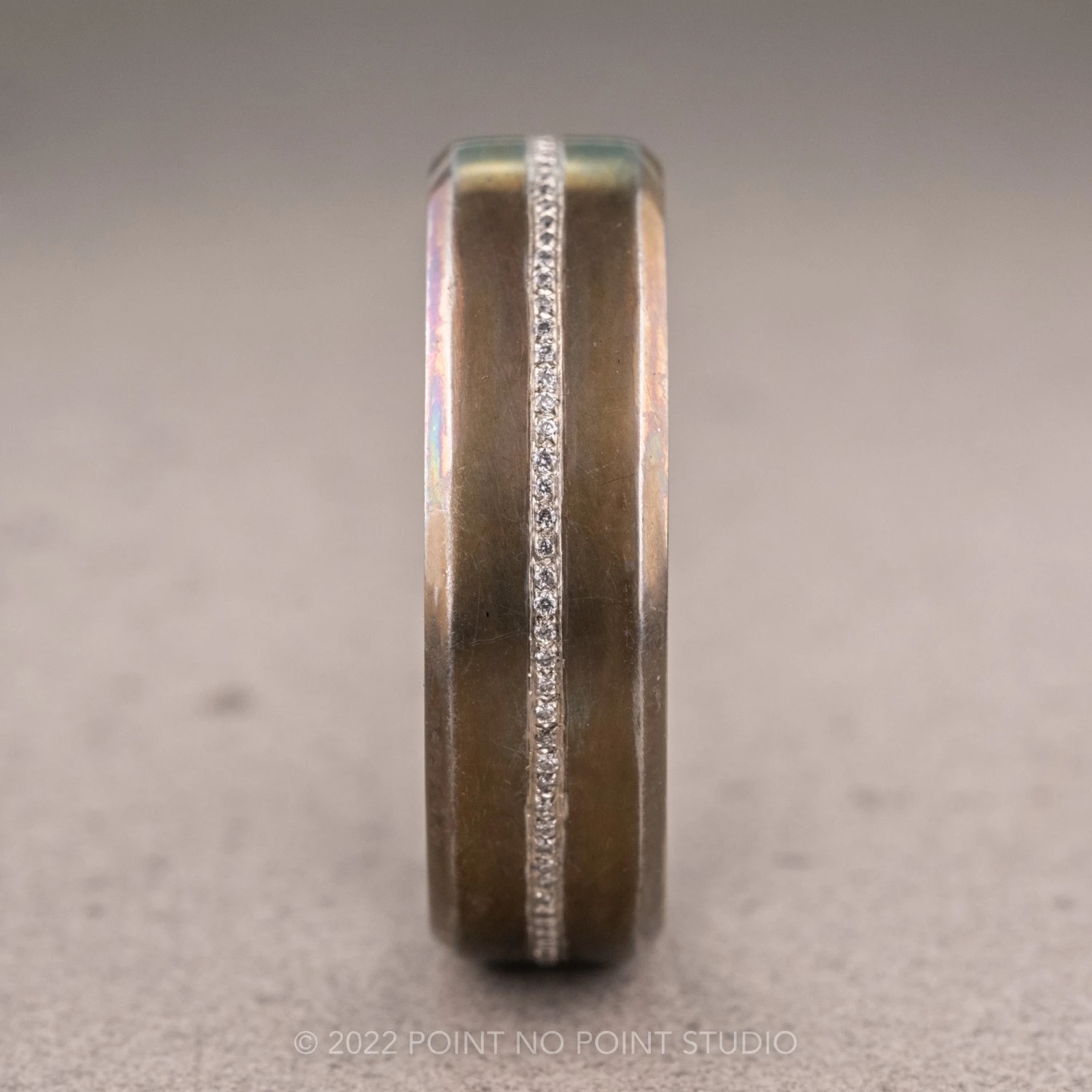 7mm Steel Men's Wedding Band With 18k White Gold Inlay 6 7mm Steel Men's Wedding Band With 18k White Gold Inlay - Image 6